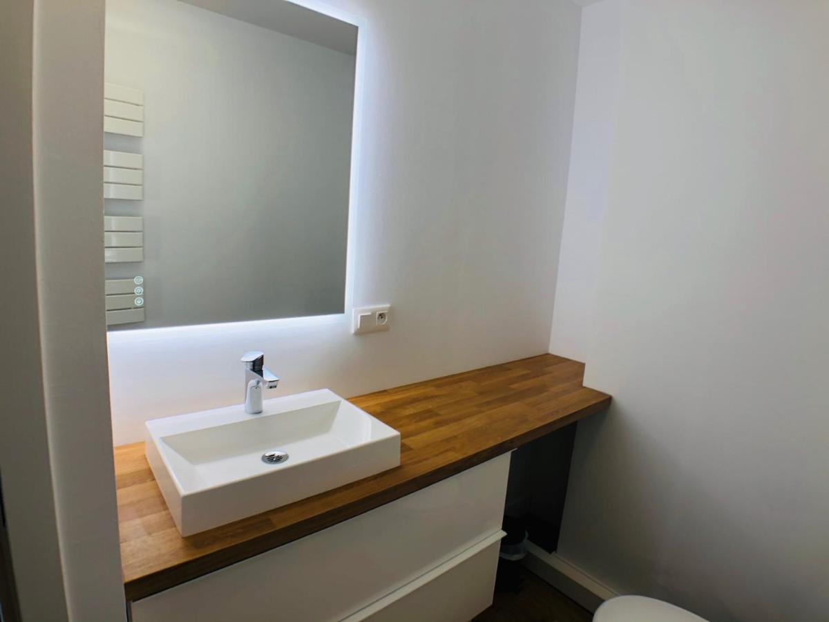 Charmant Appartement 1-4 Personnes, Proche Centre Avec Parking Nantes Bagian luar foto